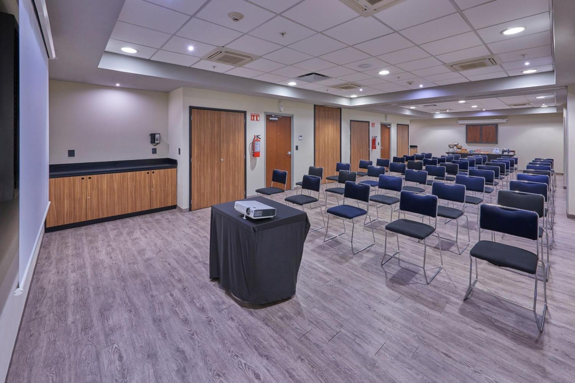 City Express By Marriott San Luis Potosi Zona Universitaria Ngoại thất bức ảnh