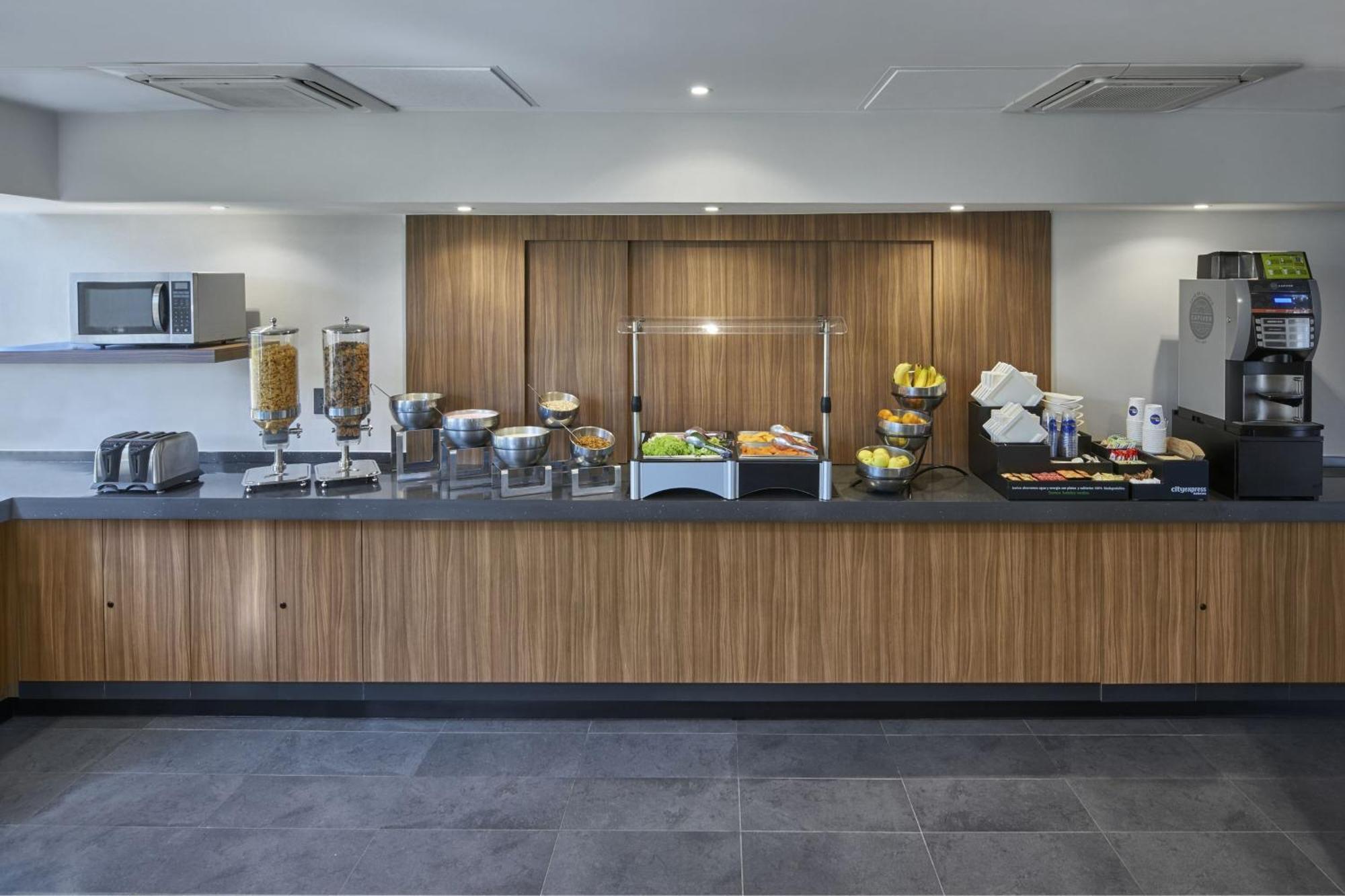 City Express By Marriott San Luis Potosi Zona Universitaria Ngoại thất bức ảnh